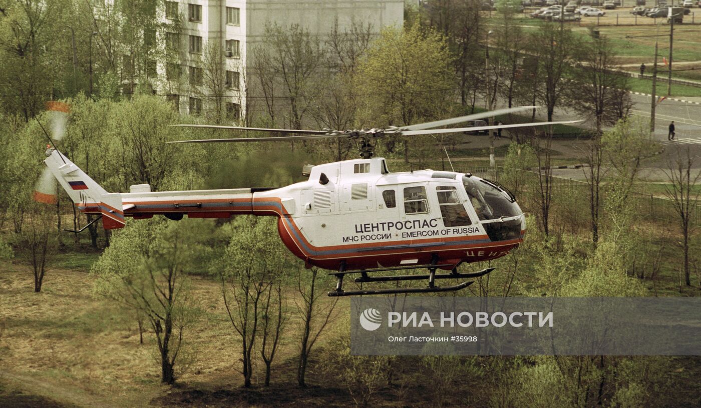 Вертолет скорой медицинской помощи Центроспаса МЧС РФ
