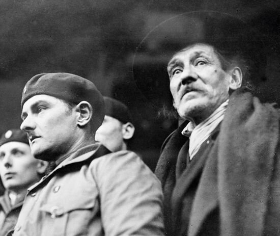 НОЯЛЬ ПАРИЖСКАЯ КОММУНА ВЕТЕРАН