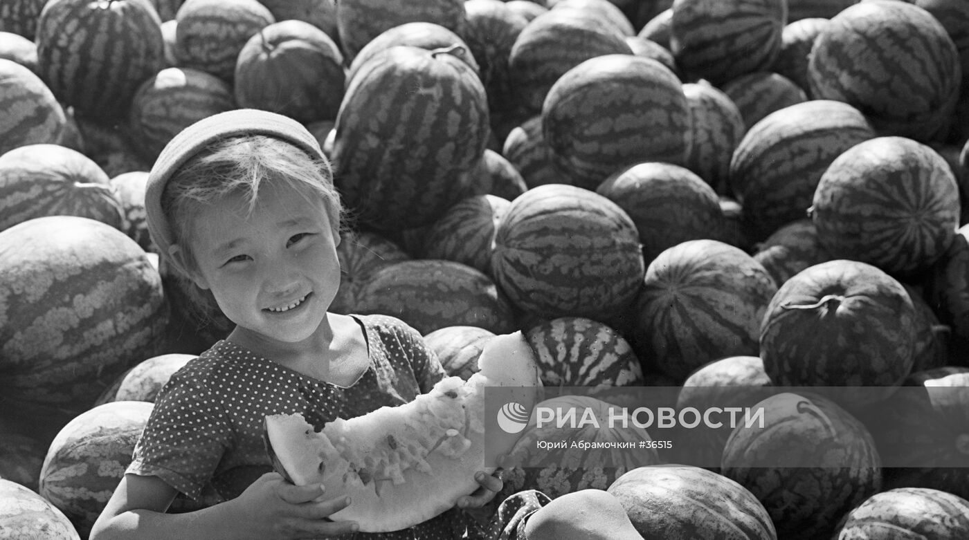 ДЕВОЧКА АРБУЗ