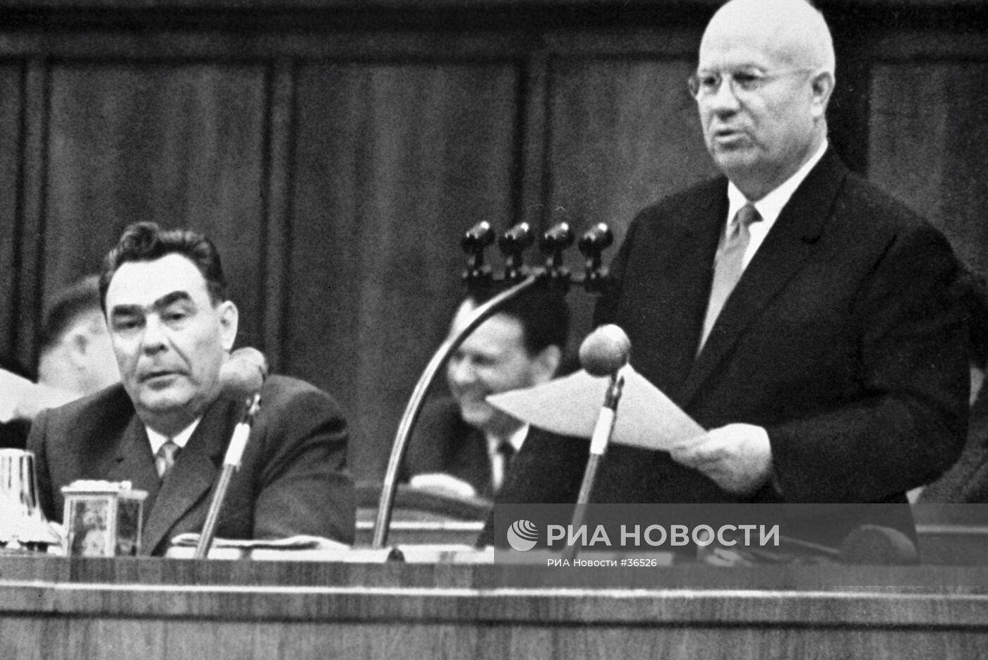 Никита Хрущев и Леонид Брежнев