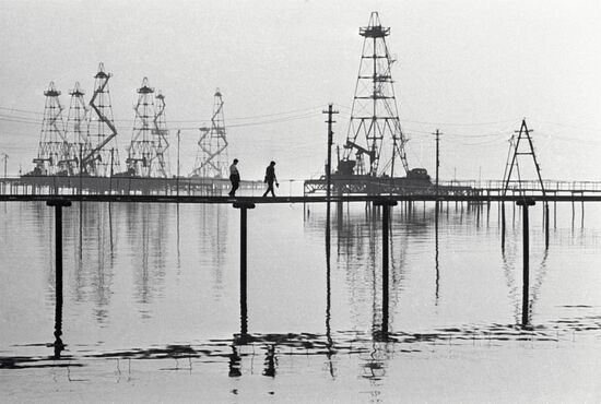 БАКУ НЕФТЯНОЙ ПРОМЫСЕЛ ЭСТАКАДА