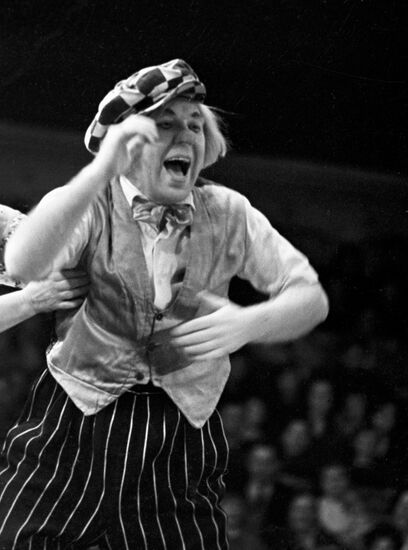 КЛОУН ПОПОВ АРЕНА