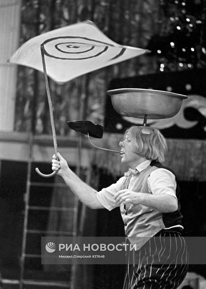 КЛОУН ПОПОВ АРЕНА ТАЗ ТРОСТЬ