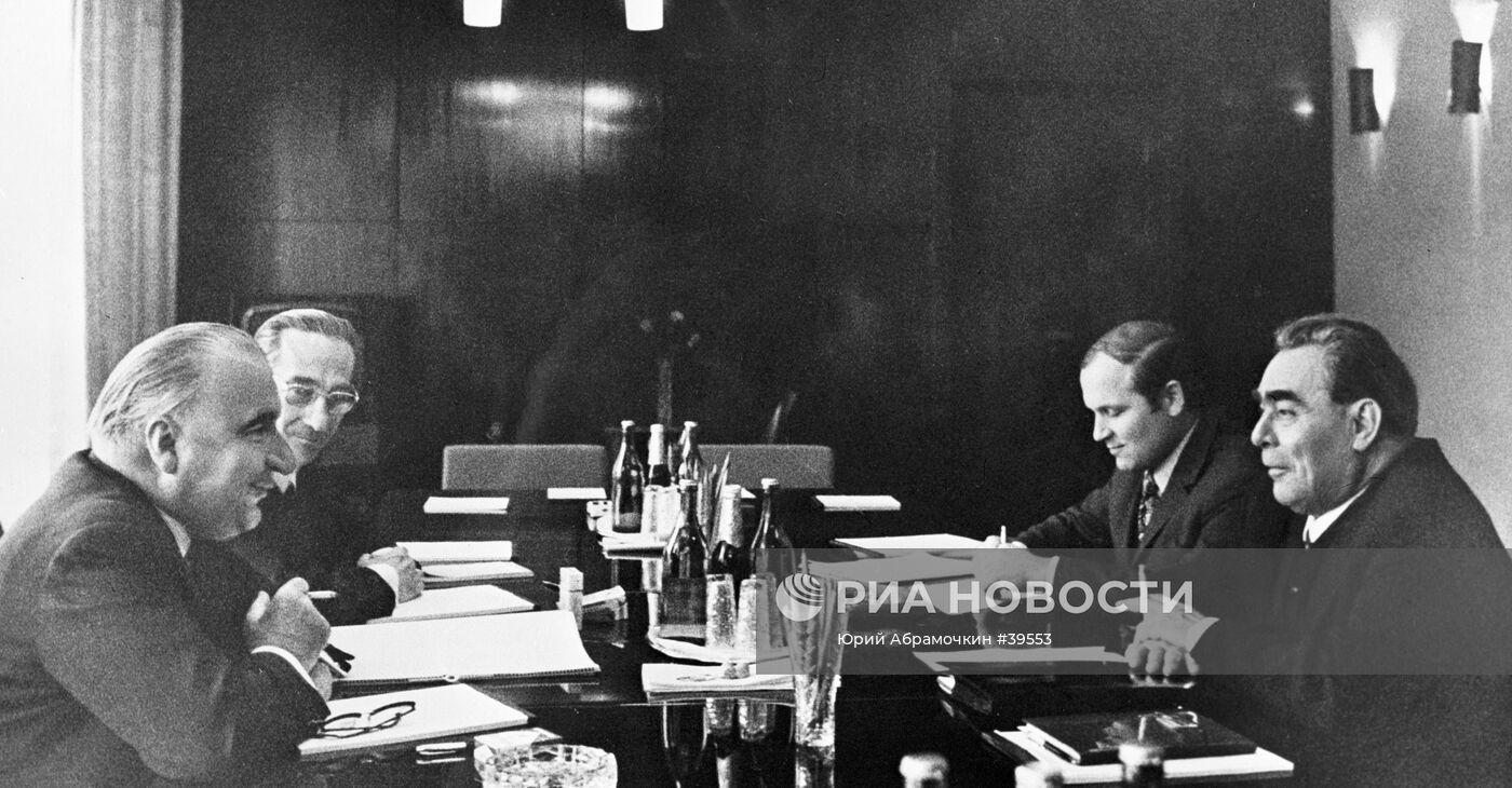 БРЕЖНЕВ ПОМПИДУ