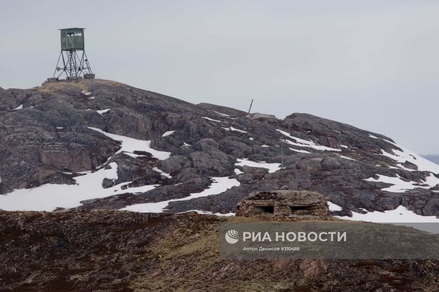 Поселок Териберка на побережье Баренцева моря