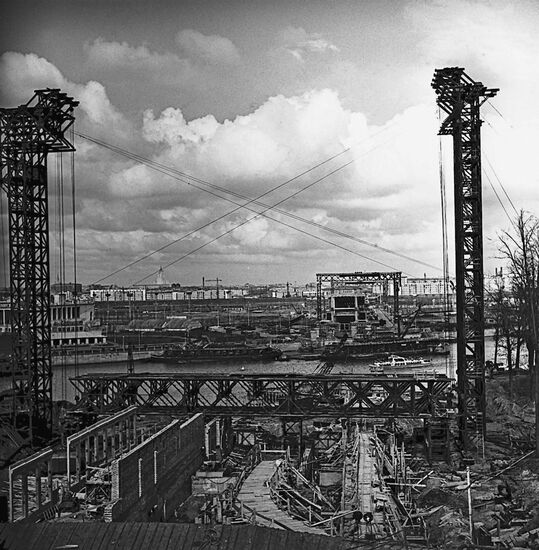 Строительство станции метро "Ленинские горы"