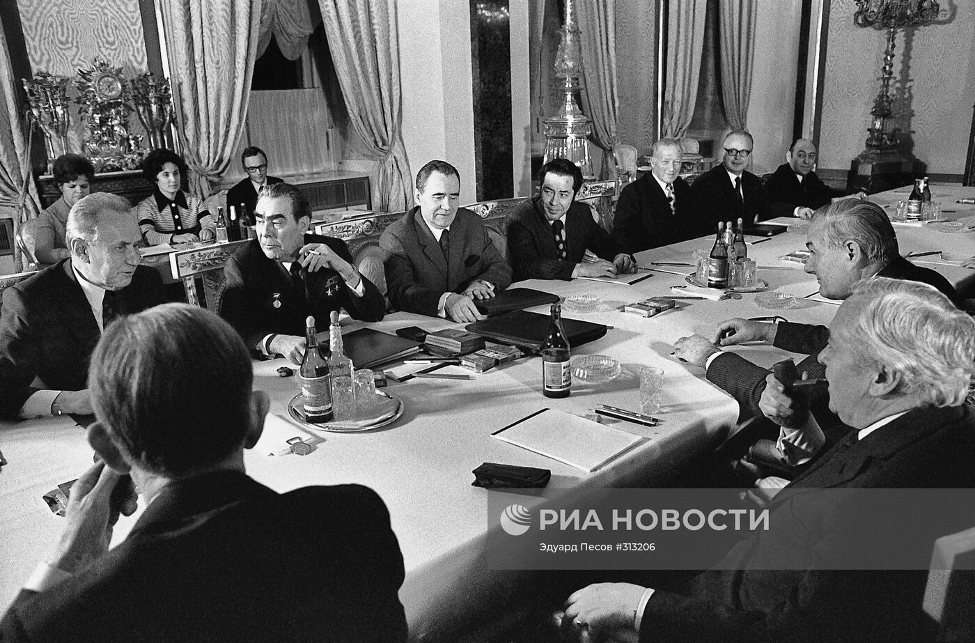 Л.И.Брежнев, А.Н.Косыгин и А.А.Громыко во время встречи с Г.Вильсоном