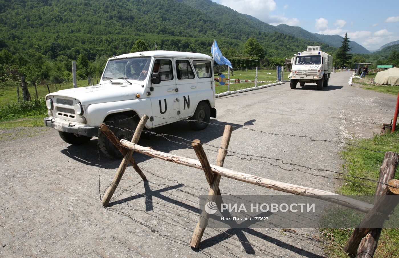Военные наблюдатели ООН и российские миротворцы в Абхазии