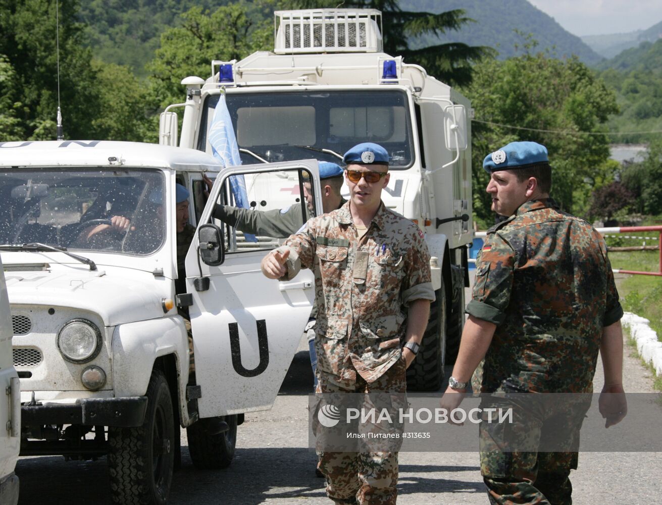 Военные наблюдатели ООН и российские миротворцы в Абхазии