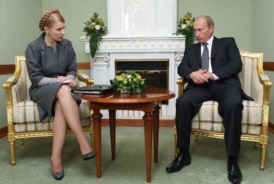 Премьер-министры России и Украины В. Путин и Ю.Тимошенко