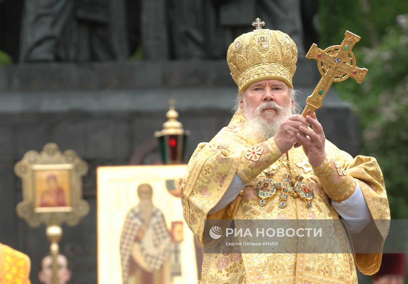 Крестный ход в центре Москвы