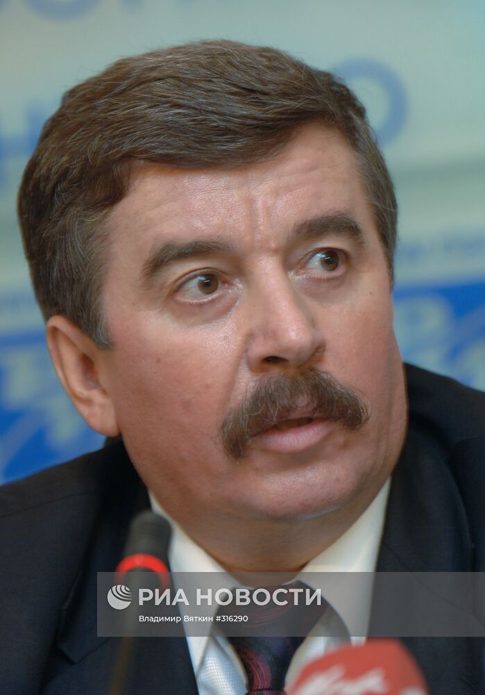 Президент Национальной федерации бадминтона России С. Шахрай