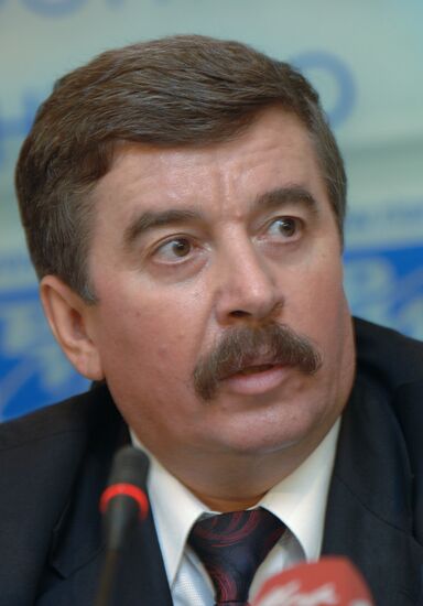 Президент Национальной федерации бадминтона России С. Шахрай