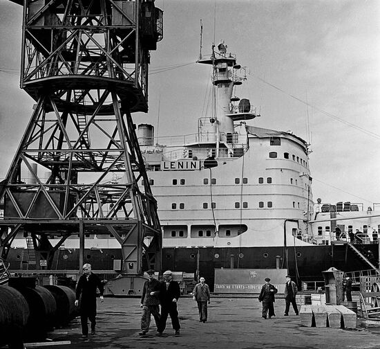 Атомоход "Ленин"