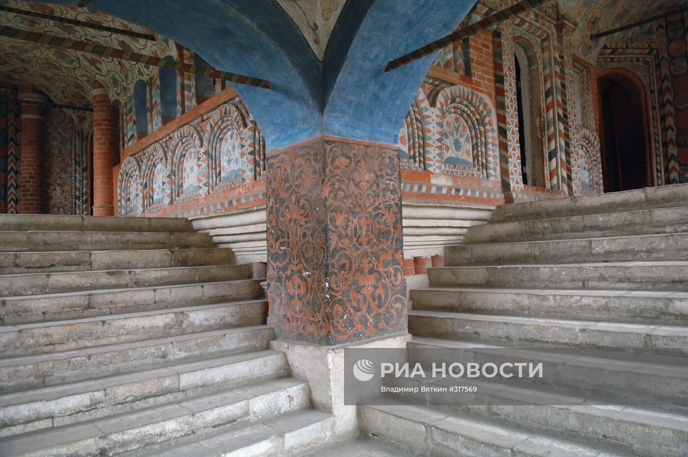 Центральный вход в храм Василия Блаженного