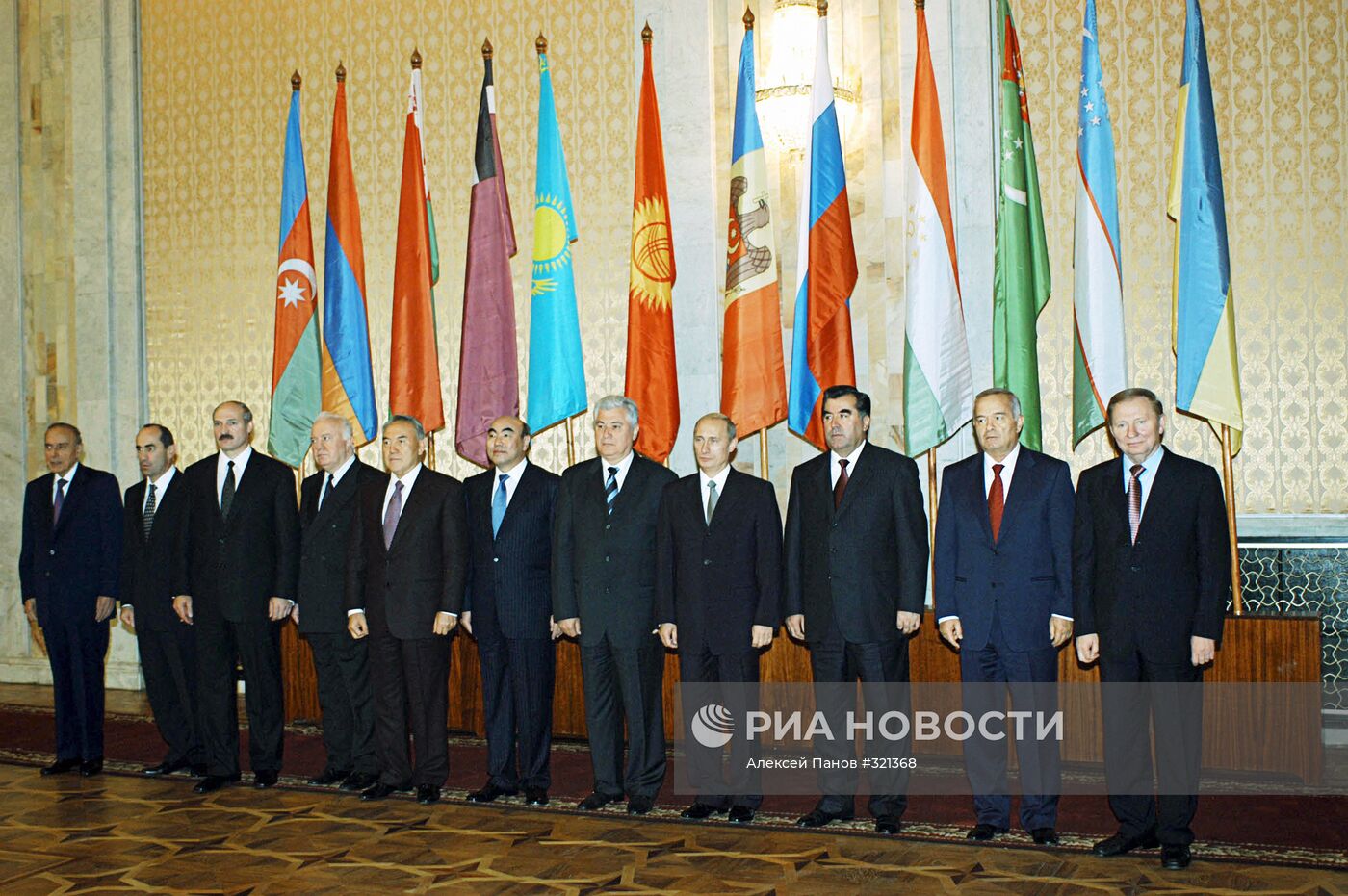 Главы государств СНГ на саммите в Кишиневе
