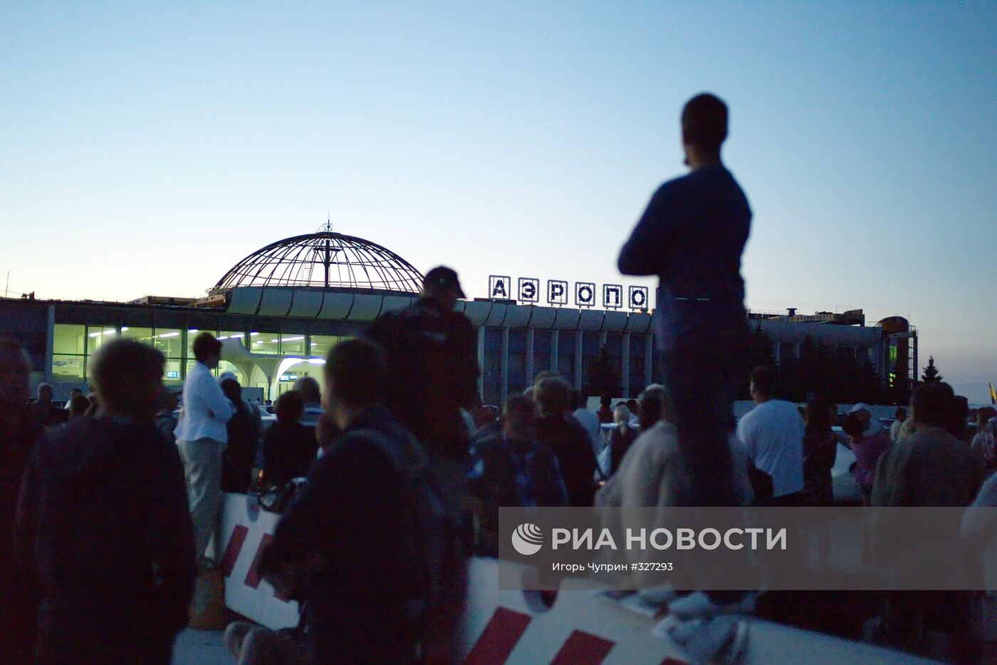 Аэропорт "Храброво" закрыт из-за угрозы теракта