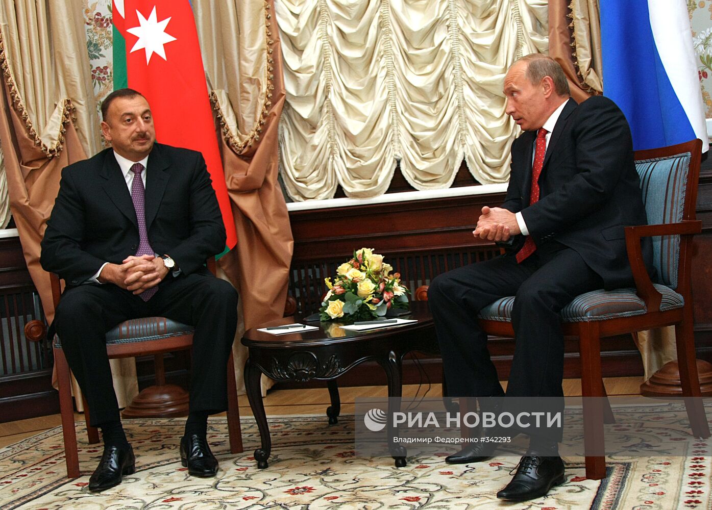 Премьер-министр РФ В.Путин и президент Азербайджана Ильхам Алиев