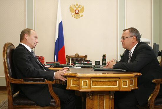 В.Путин провел встречу с А.Костиным