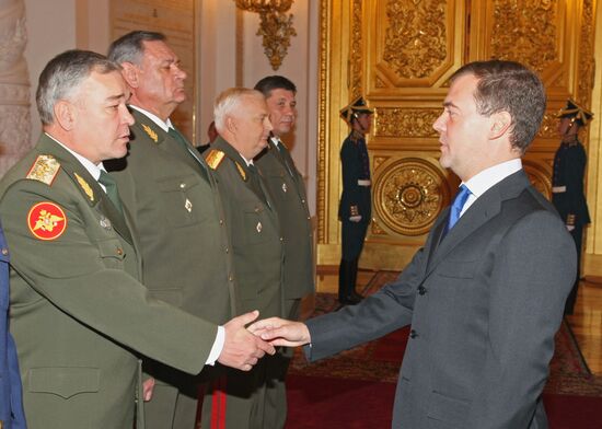 Президент РФ принял участие в церемонии представления офицеров