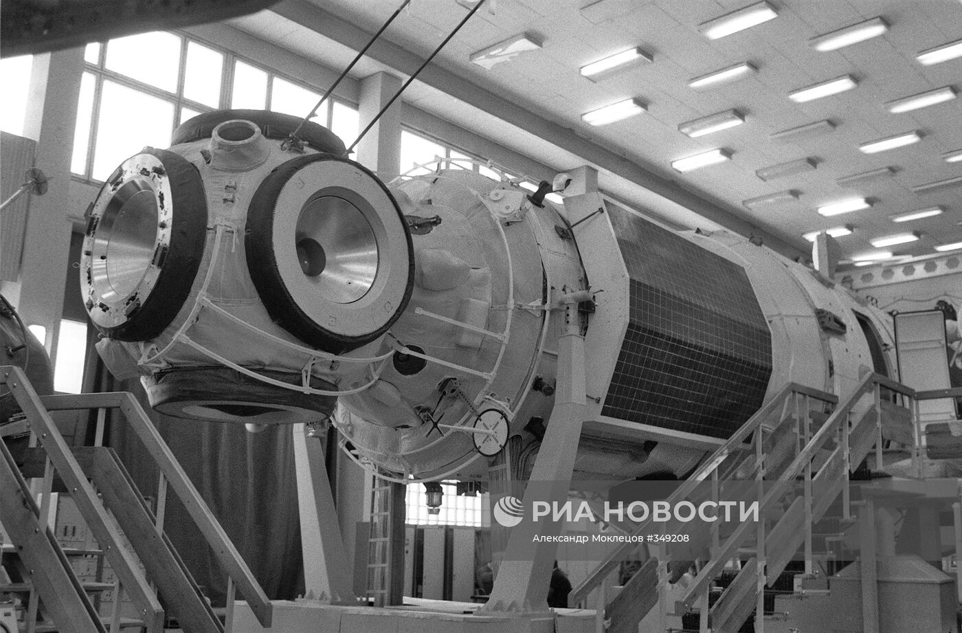 Орбитальная станция "Мир"
