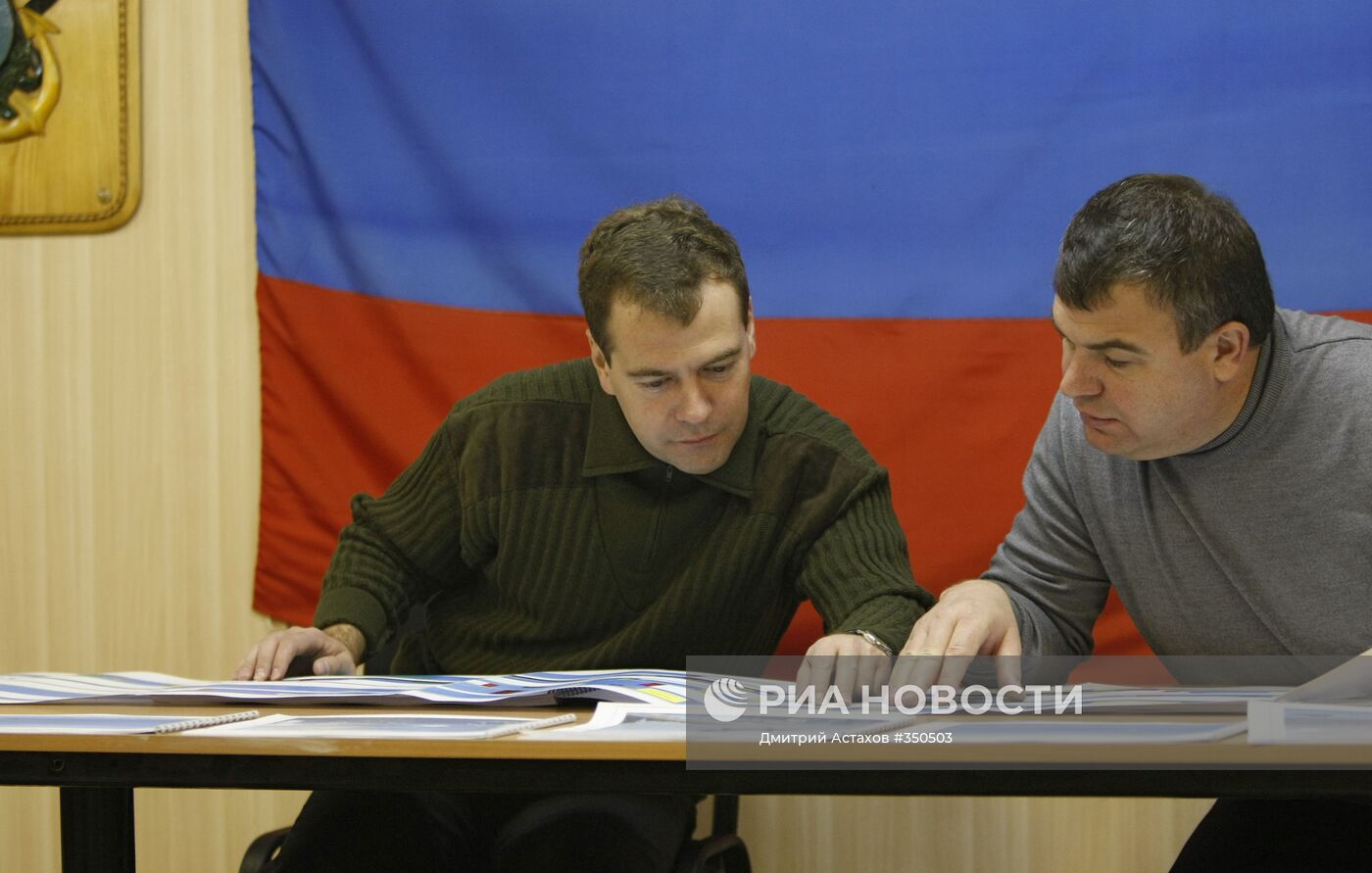 Президент РФ Д.Медведев на крейсере "Адмирал Н.Г. Кузнецов"