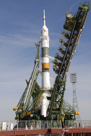 Запуск ракеты «Союз-ФГ» с ПКК «Союз ТМА-13»