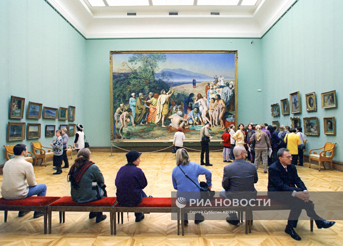 В зале Государственной Третьяковской галереи