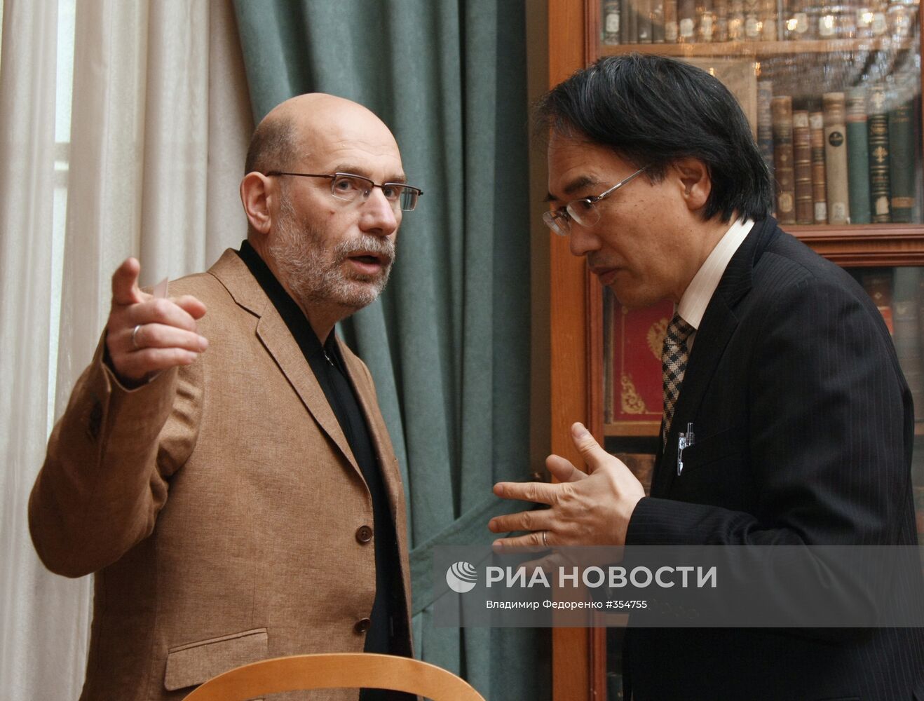 Пресс-конференция Икуо Камэямы и Бориса Акунина
