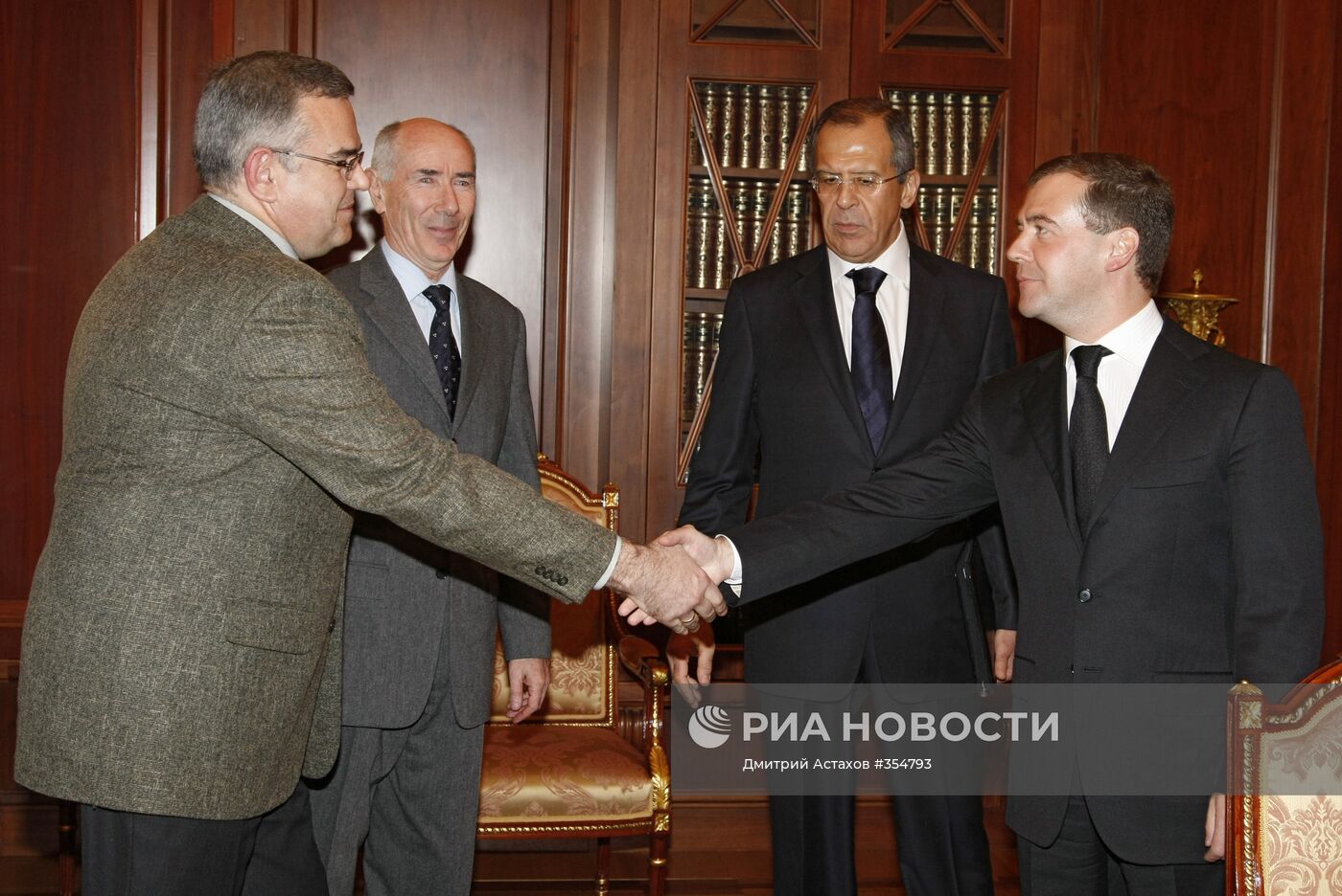 Президент РФ встретился с послами в Абхазию и Южную Осетию