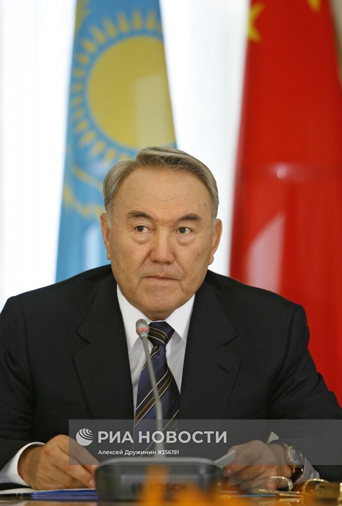 Встреча Н.Назарбаева с главами правительств государств ШОС
