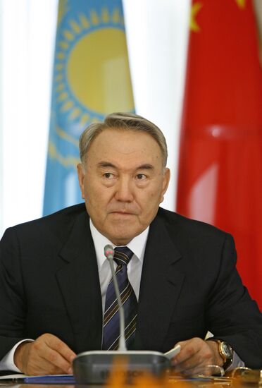Встреча Н.Назарбаева с главами правительств государств ШОС