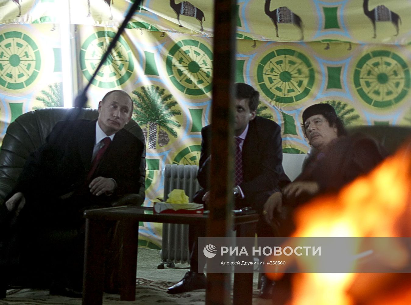 Владимир Путин, Муамар Каддафи