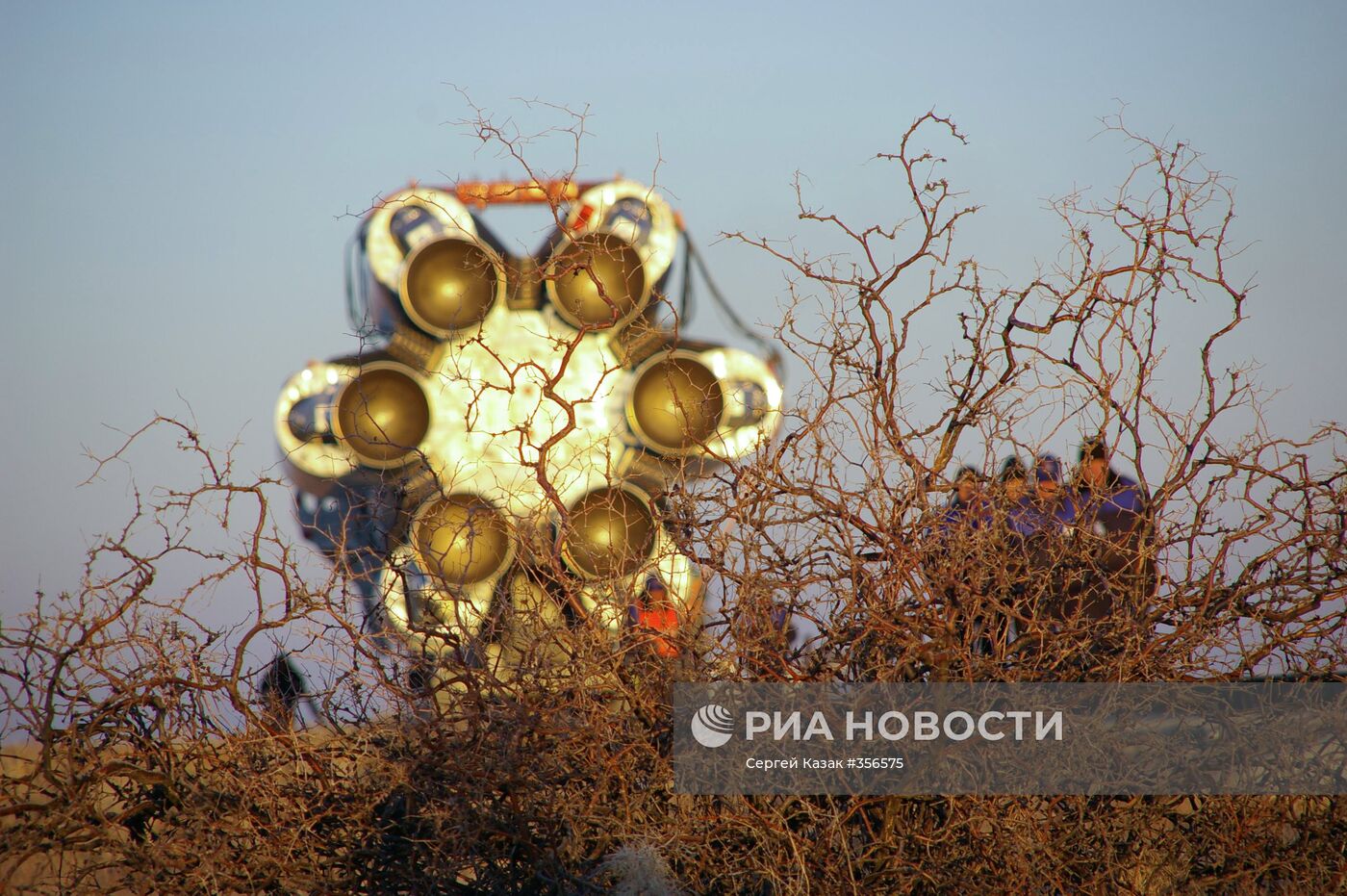 Подготовка к пуску РН "Протон-М" со спутником связи Astra-1M
