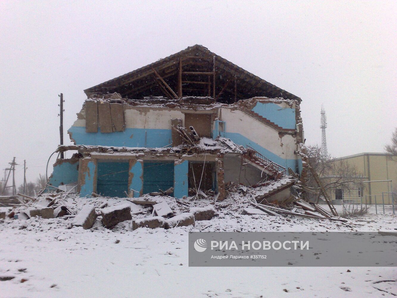 Здание школы в Беляевке разобрано