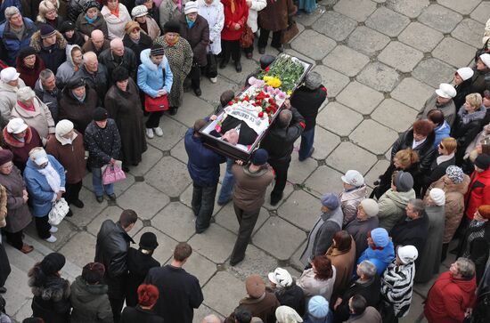 Похороны погибших на АПЛ "Нерпа" в городе Большой Камень