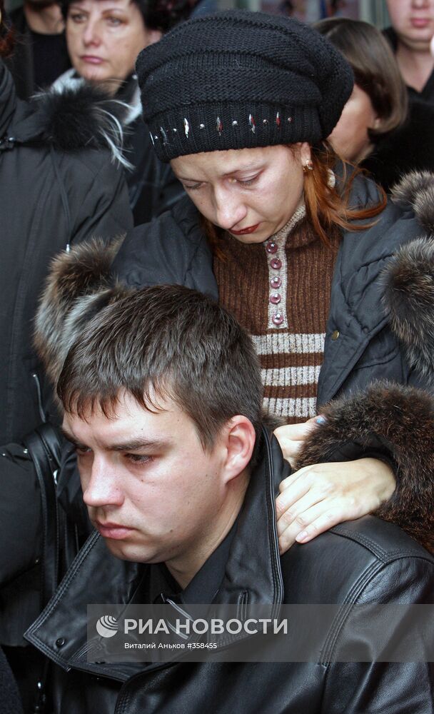 Похороны погибших на АПЛ "Нерпа" в городе Большой Камень