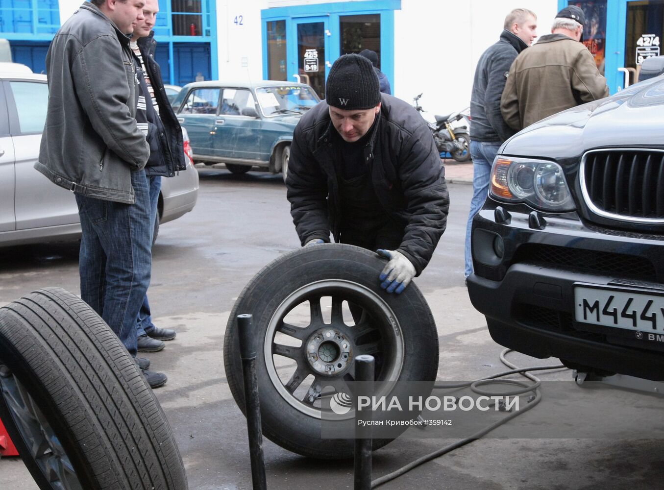 Работа шиномонтажных мастерских в Москве