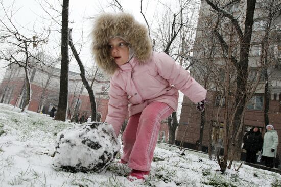 Первый снег в Москве