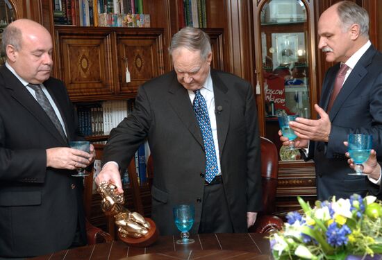 Сергей Капица получил приз "За личный вклад" по итогам ТЭФИ-2008