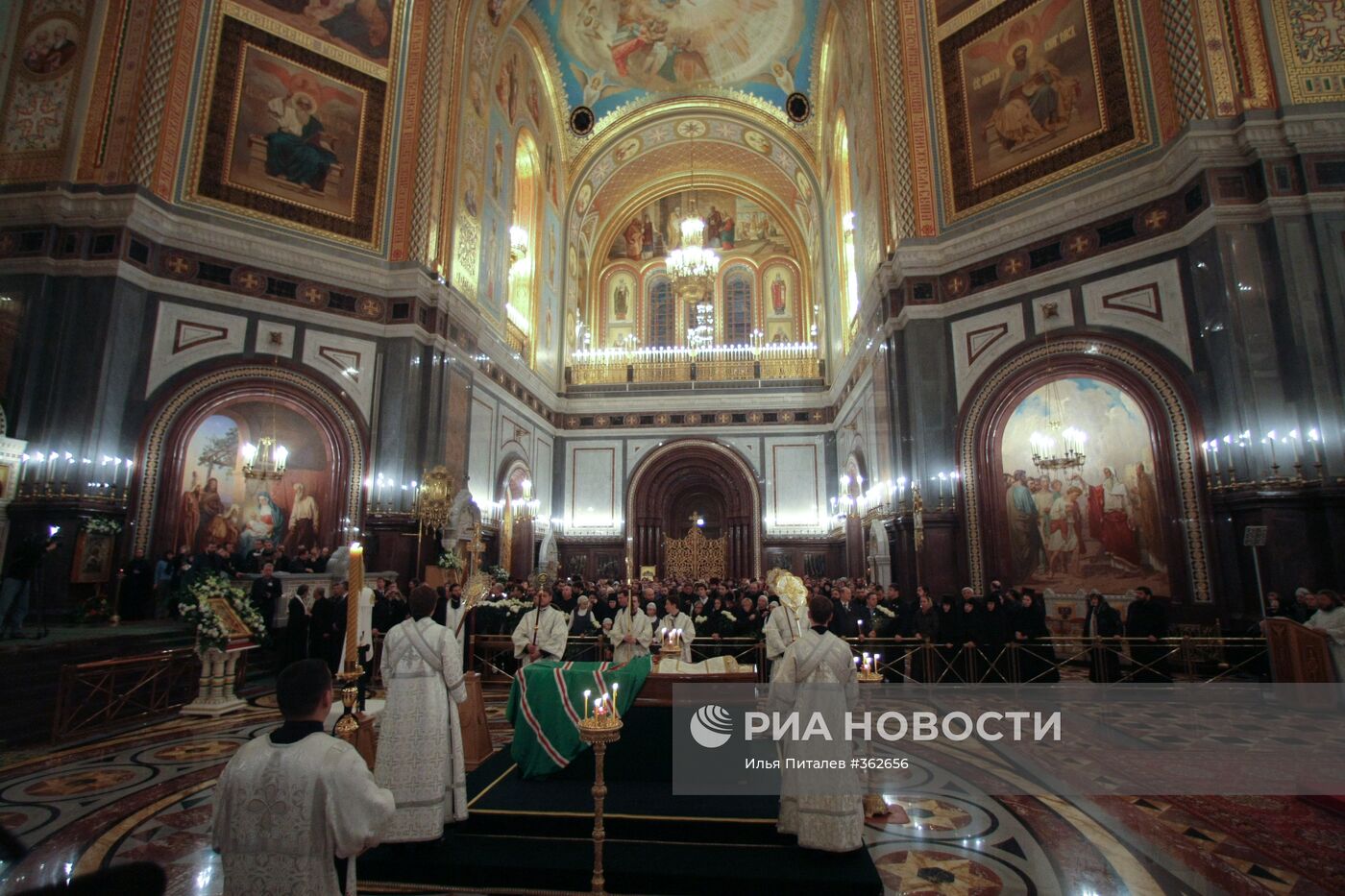 Церемония прощания с Алексием II в храме Христа Спасителя