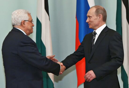 Премьер-министр В.Путин встретился с Махмудом Аббасом
