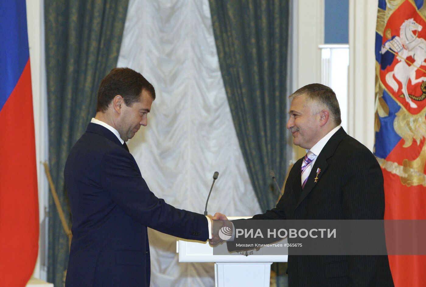 Президент России Д.Медведев вручил государственные награды