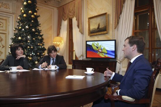 Президент РФ Д.Медведев дал интервью по итогам 2008 года