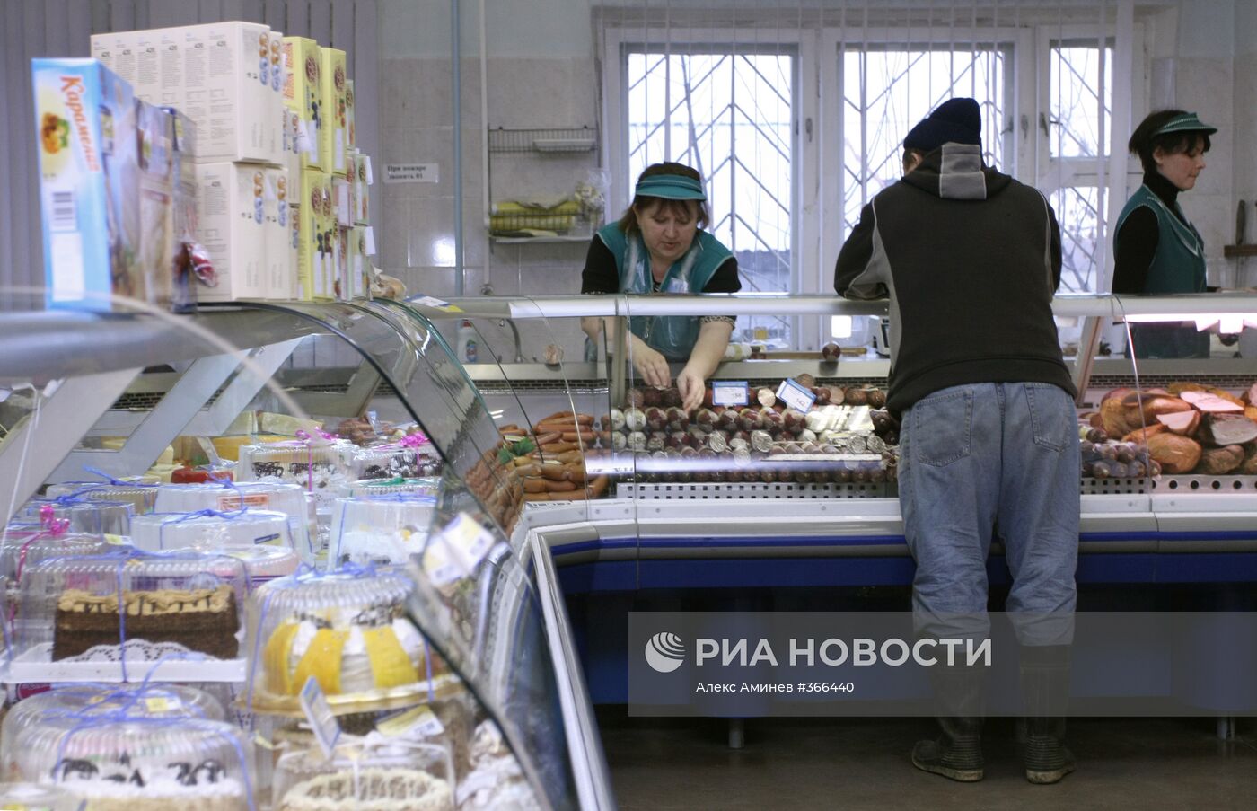 Торговля в магазинах в канун Нового года