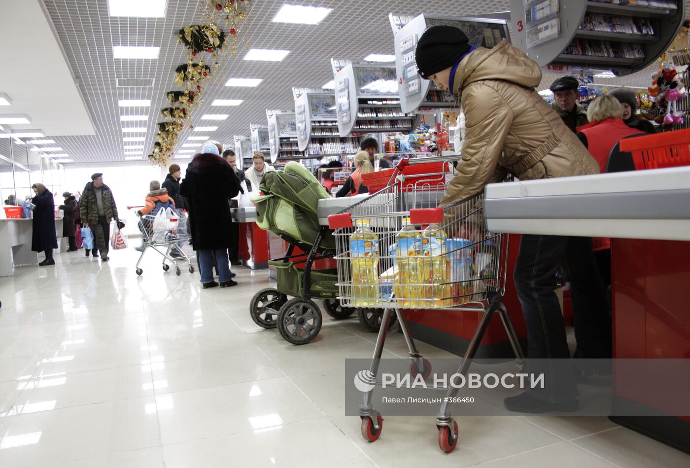 Торговля в магазинах в канун Нового года