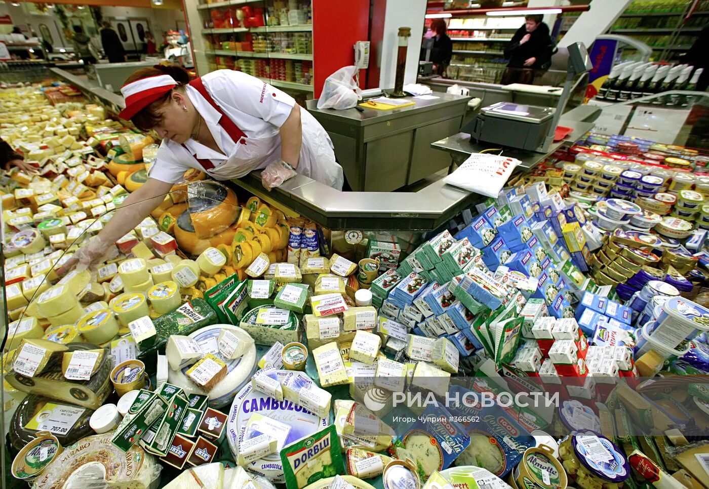 Торговля в магазинах в канун Нового года