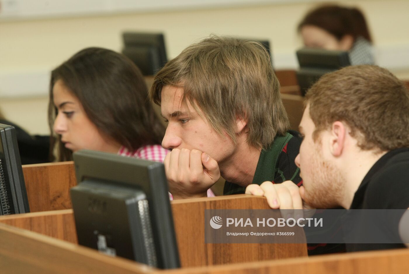 Студенты МГУ сдают зимнюю сессию