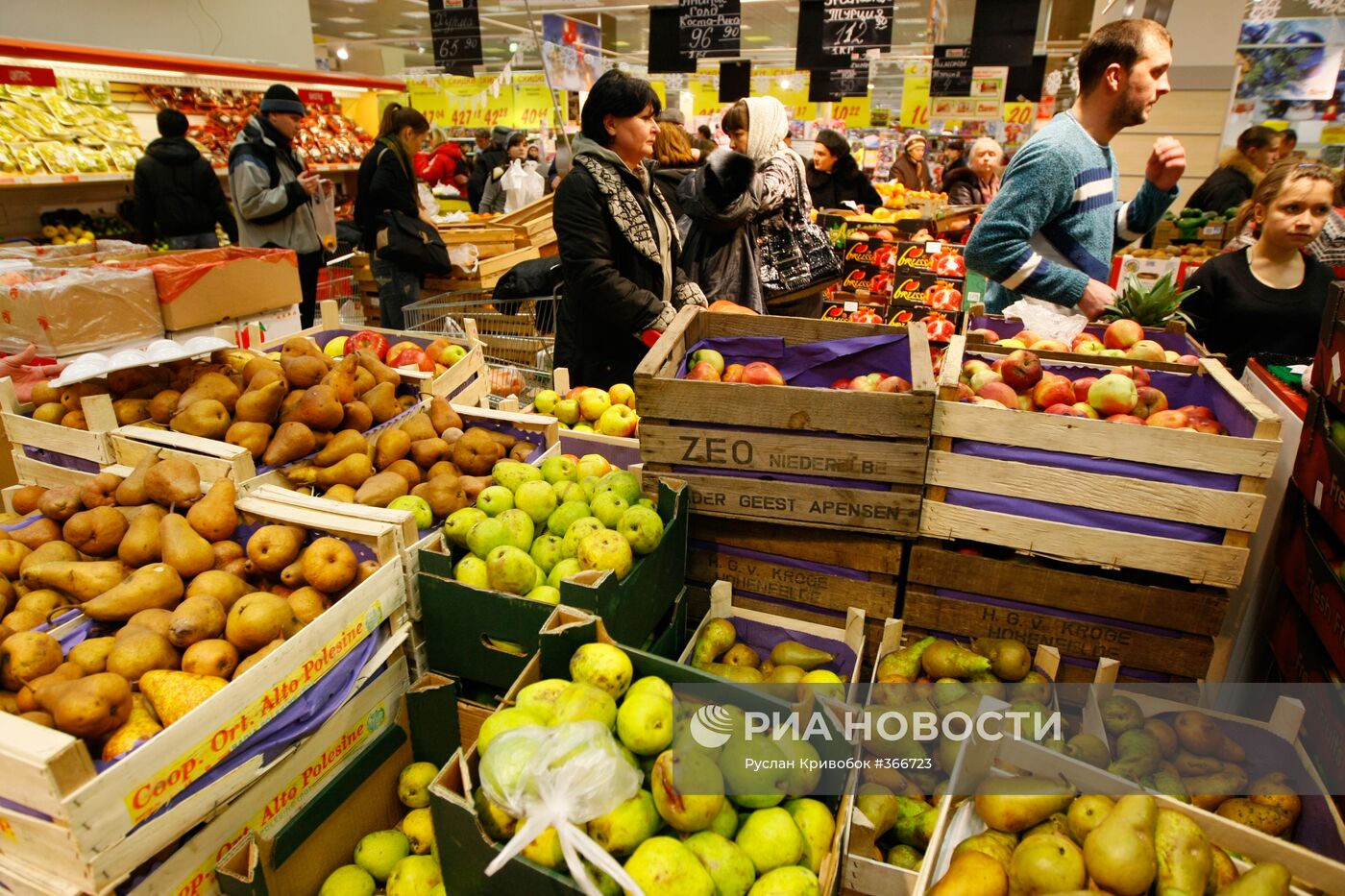 Москвичи делают покупки к новогоднему столу