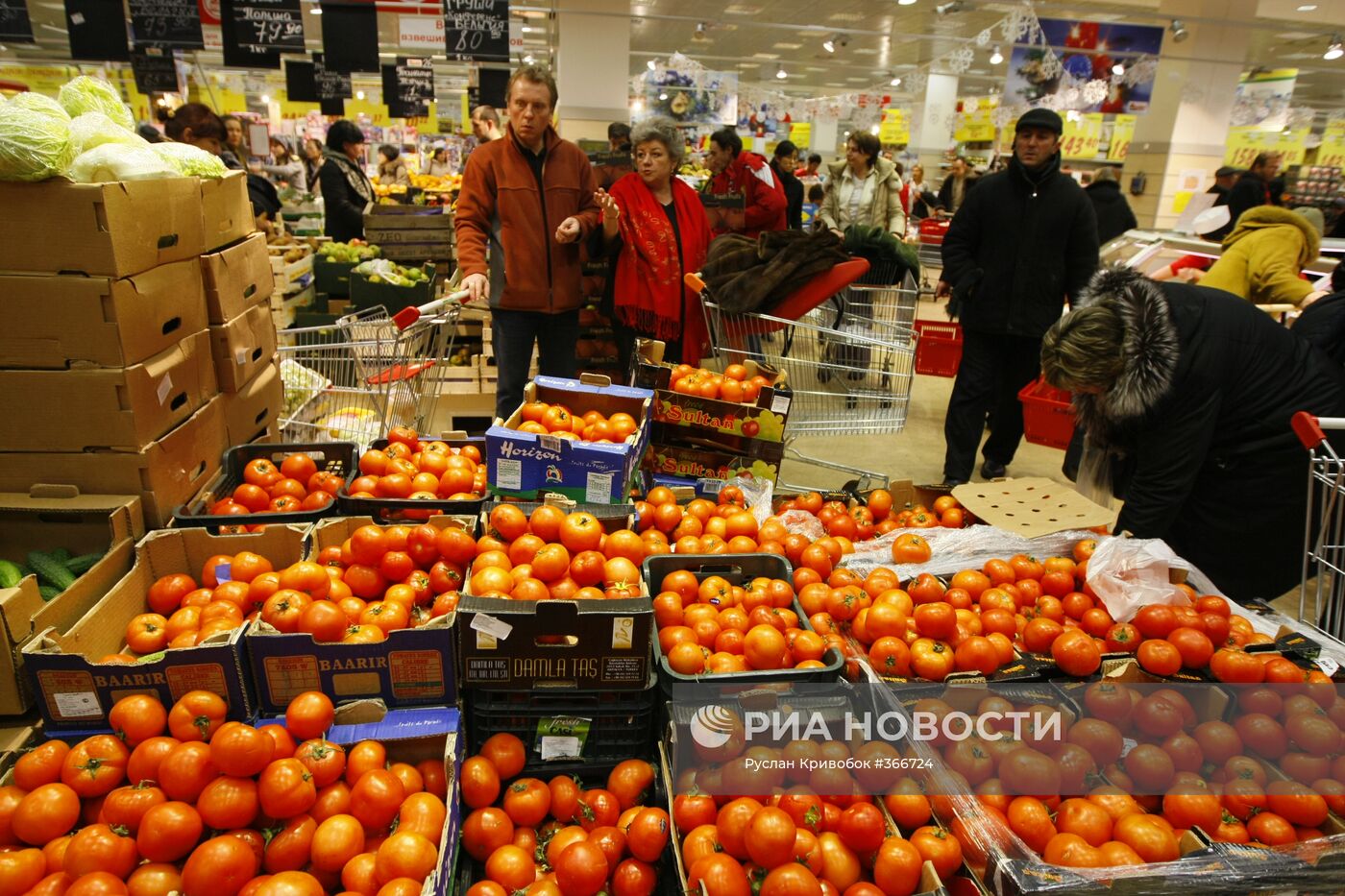 Москвичи делают покупки к новогоднему столу